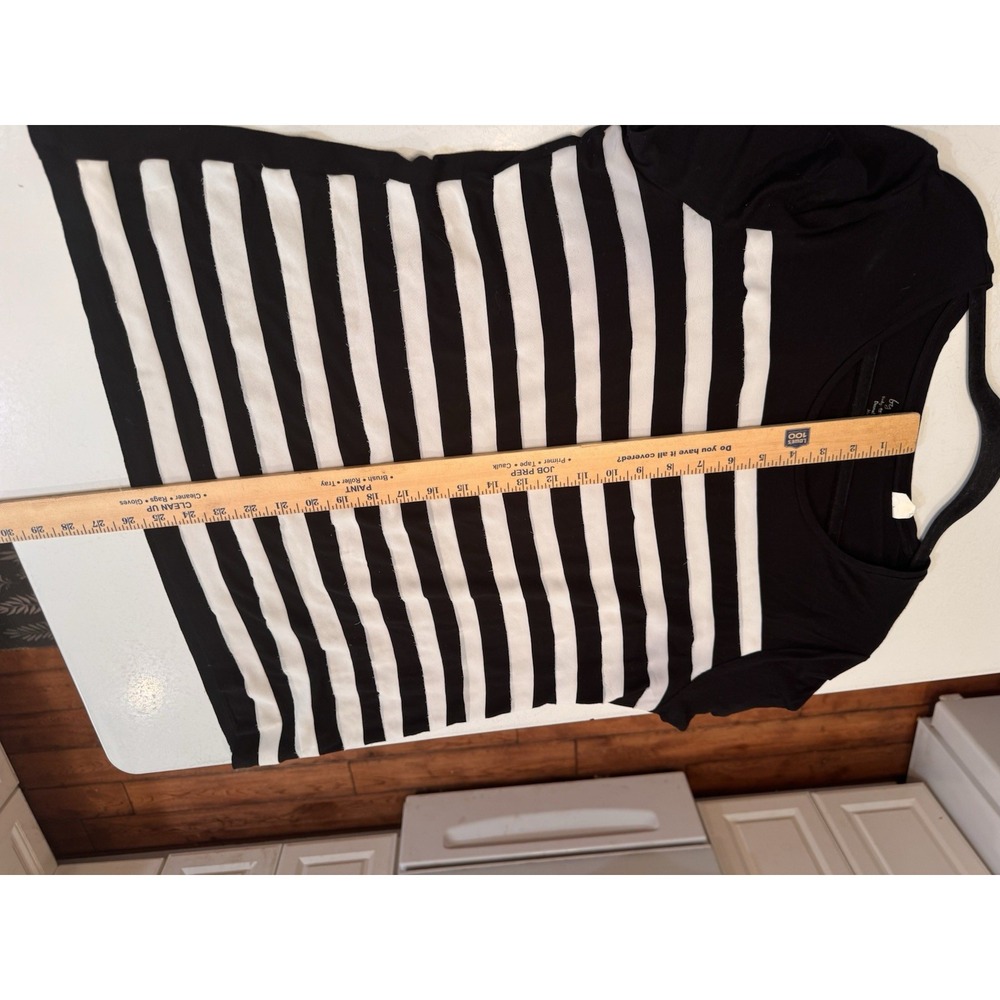 Chico's Black/Ecru Tiered Stripe Short Sleeve Top‎ Size 3 (16-18) XL Raw Edge - Picture 7 of 7